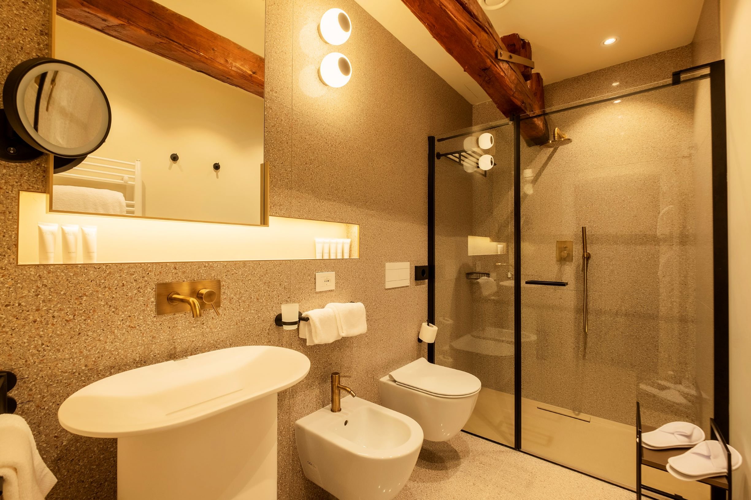 VILLA SOLIGO-guestroom-Classic Room Bathroom.jpg