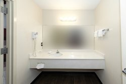  - Red Roof Inn & Suites Airport Pooler - I-95, Exit 104