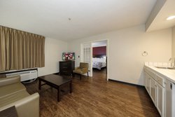  - Red Roof Inn & Suites Airport Pooler - I-95, Exit 104