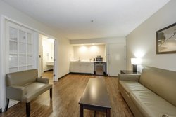  - Red Roof Inn & Suites Airport Pooler - I-95, Exit 104