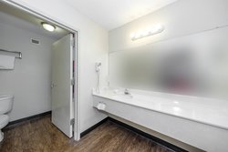  - Red Roof Inn & Suites Airport Pooler - I-95, Exit 104