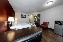  - Red Roof Inn & Suites Airport Pooler - I-95, Exit 104