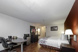  - Red Roof Inn & Suites Airport Pooler - I-95, Exit 104