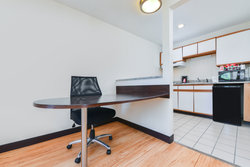  - Red Roof Plus+ Inn & Suites Guilford - I-95, Exit 57