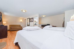  - Red Roof Plus+ Inn & Suites Guilford - I-95, Exit 57