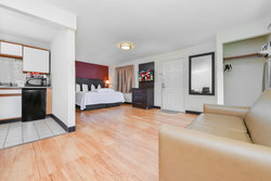  - Red Roof Plus+ Inn & Suites Guilford - I-95, Exit 57