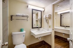  - Red Roof Inn East Houston - I-10, Exit 778 & 778A