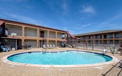  - Red Roof Inn Arlington - I-30, Exits 29 & 30