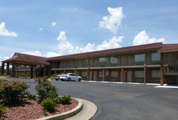  - Red Roof Inn Cleveland - I-75, Exit 27