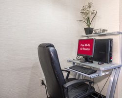  - Red Roof Inn Ames - I-35, Exit 111