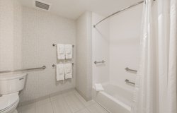  - Holiday Inn Express & Suites North Phoenix - I-17, Exit 218