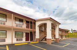  - Red Roof Inn Buffalo - I-45, Exit 178