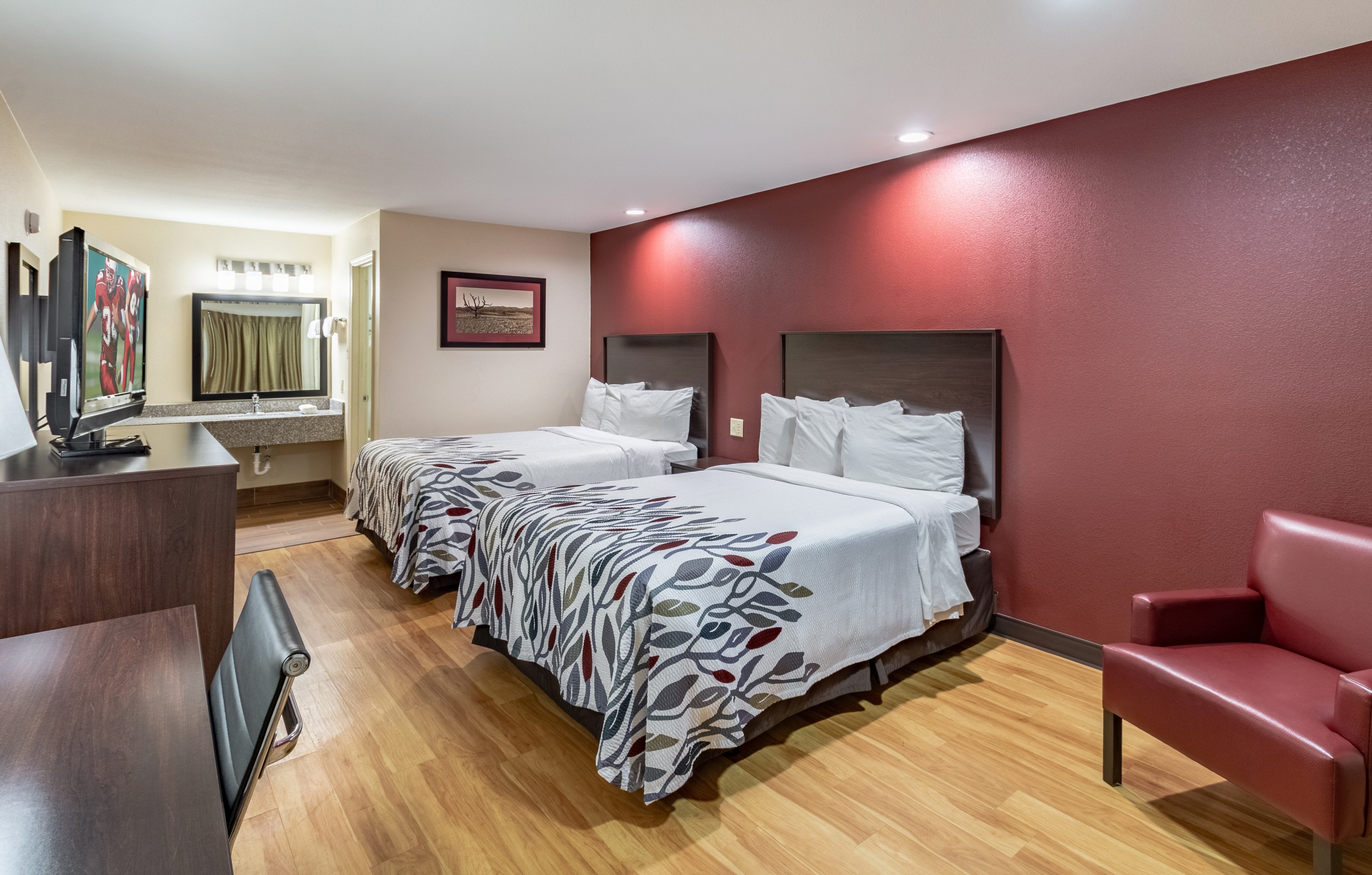 RED ROOF BUFFALO, TX-guestroom-Deluxe Double.jpg