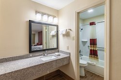  - Red Roof Inn Buffalo - I-45, Exit 178