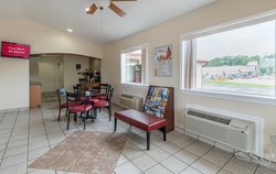  - Red Roof Inn Buffalo - I-45, Exit 178