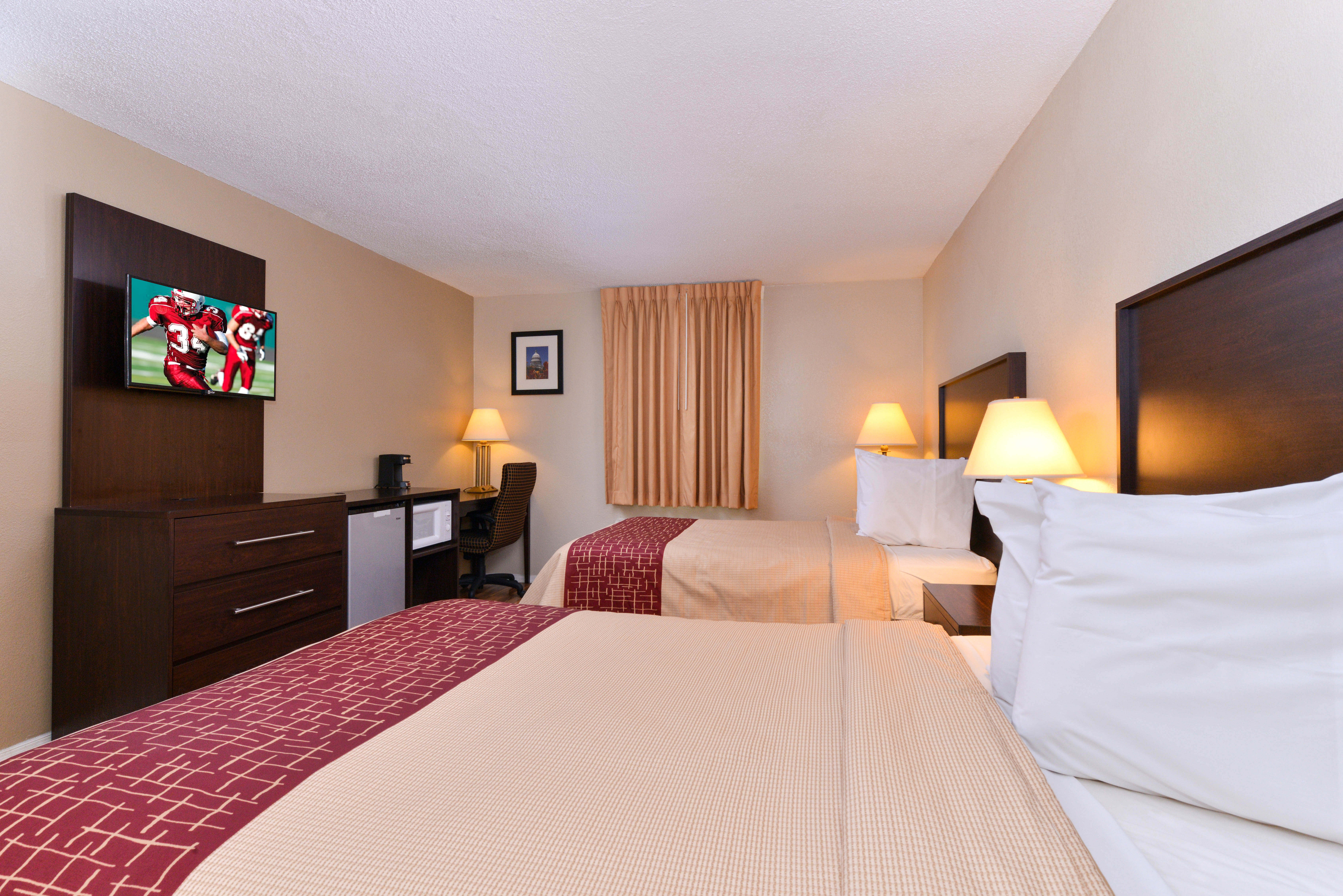 RED ROOF CHAMBERSBURG-guestroom-Double.jpg