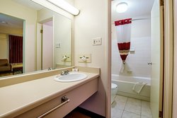  - Red Roof Inn Battle Creek - I-94, Exit 97