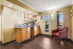  - Red Roof Inn Cincinnati Airport Erlanger - I-71 & I-75, Exit 184