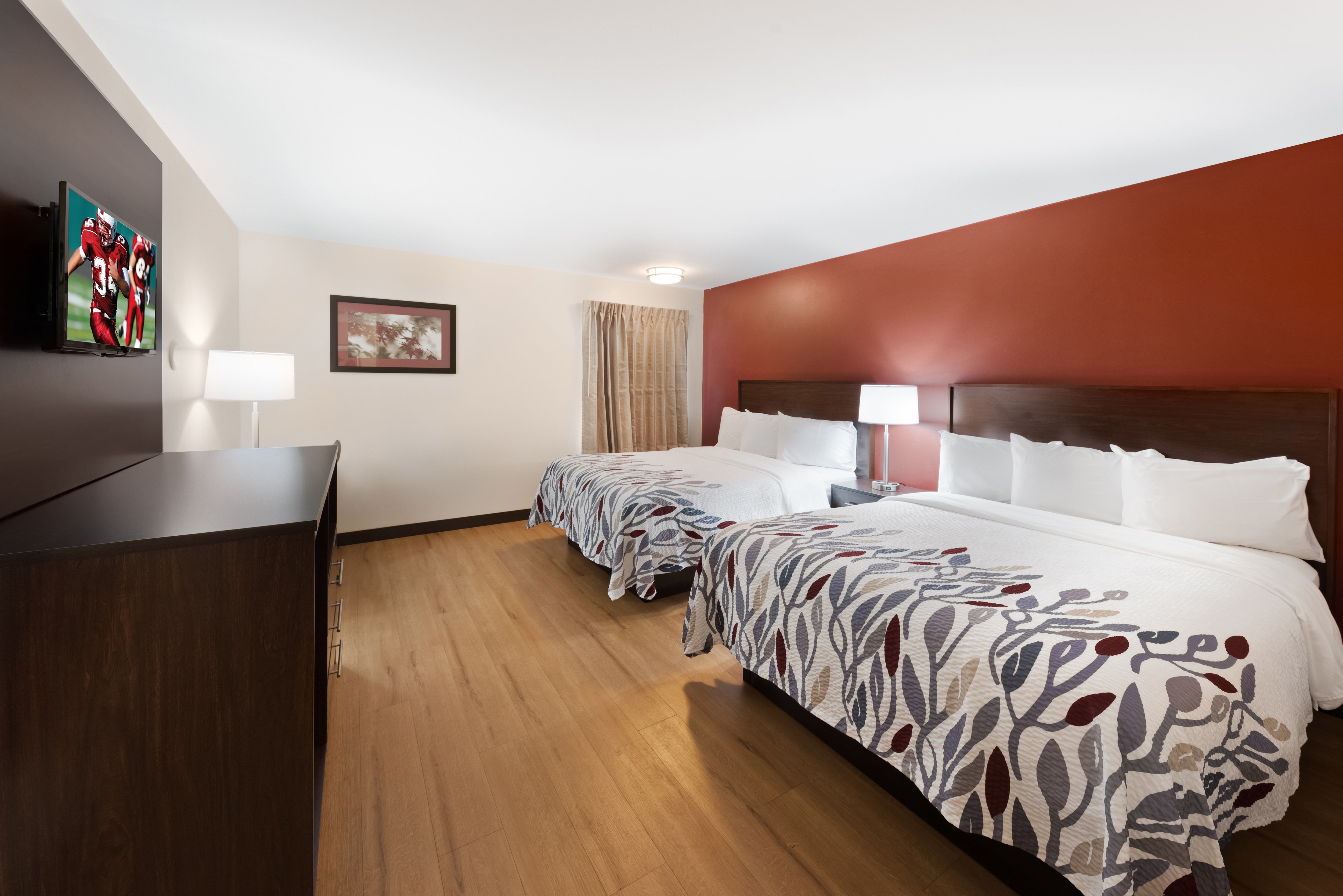 RED ROOF FORT WAYNE-guestroom-339-2-queen-deluxe-1.jpg
