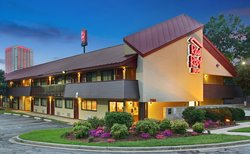  - Red Roof Inn Coliseum Greensboro - I-40, Exit 217