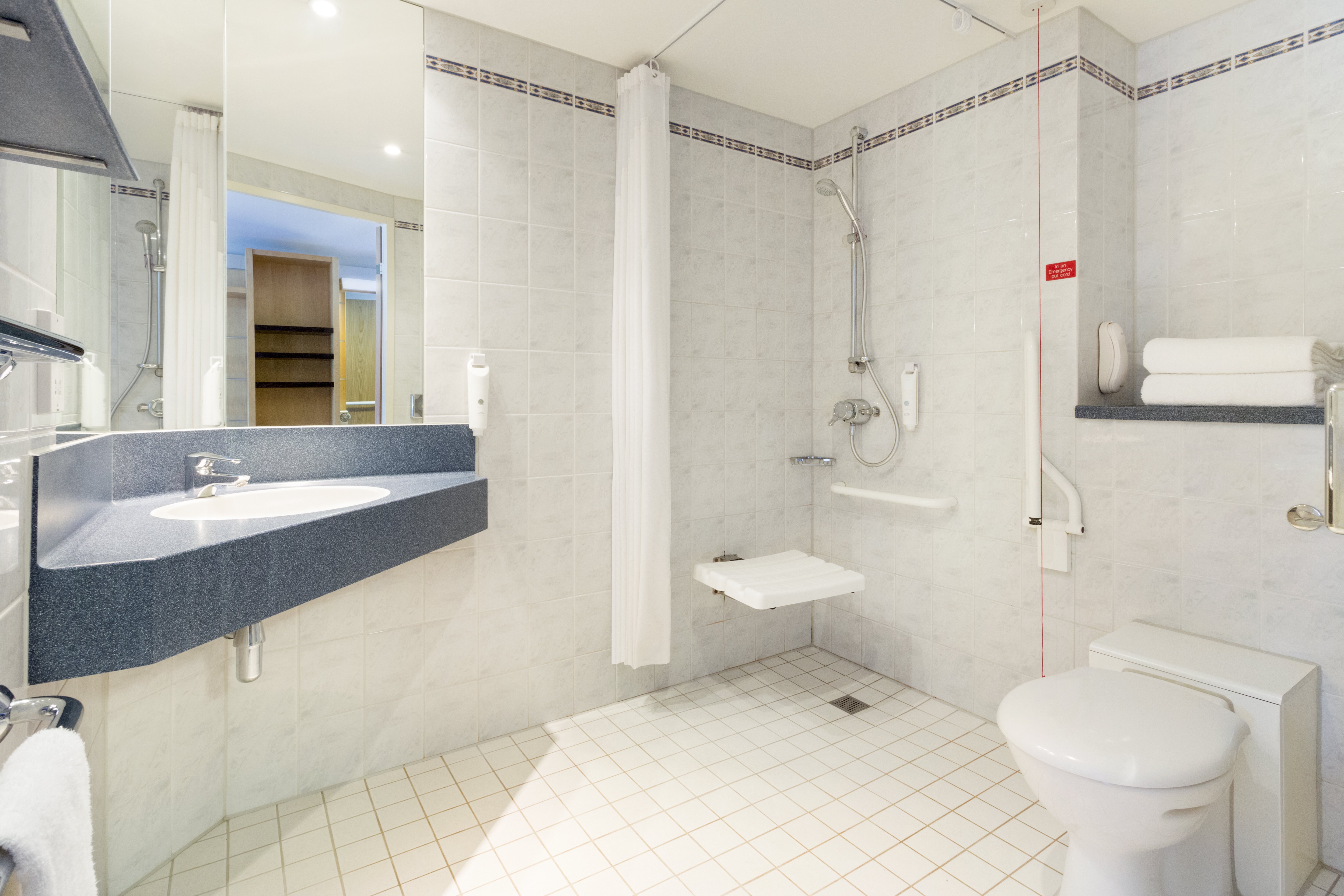 HOLIDAY INN EXPRESS BY IHG-guestroom-Guest Room.jpg