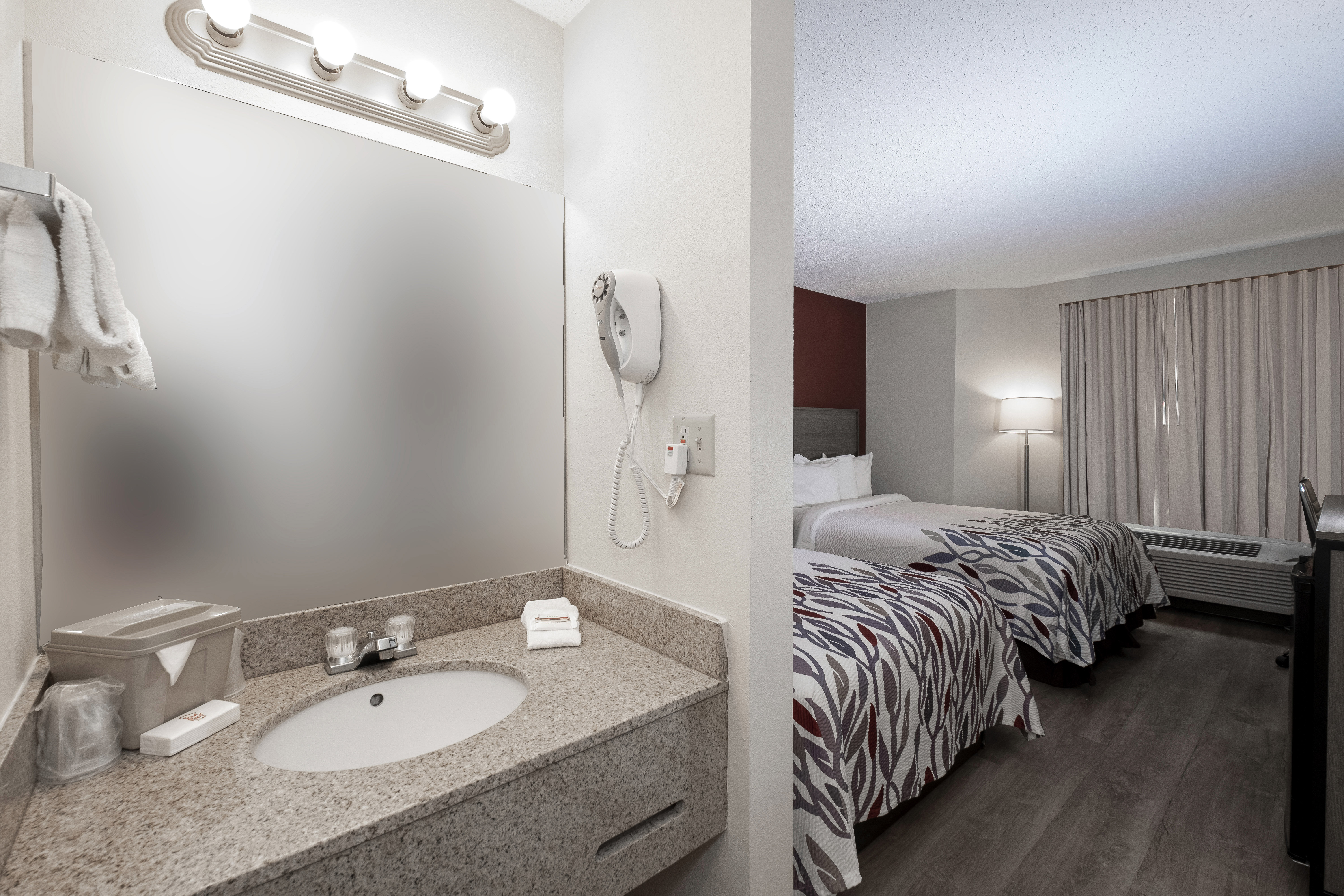 RED ROOF CLIFTON PARK-guestroom-Double Bathroom.jpg