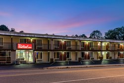  - Red Roof Inn Caryville