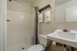  - HomeTowne Studios Lakewood