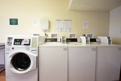  - HomeTowne Studios Lakewood