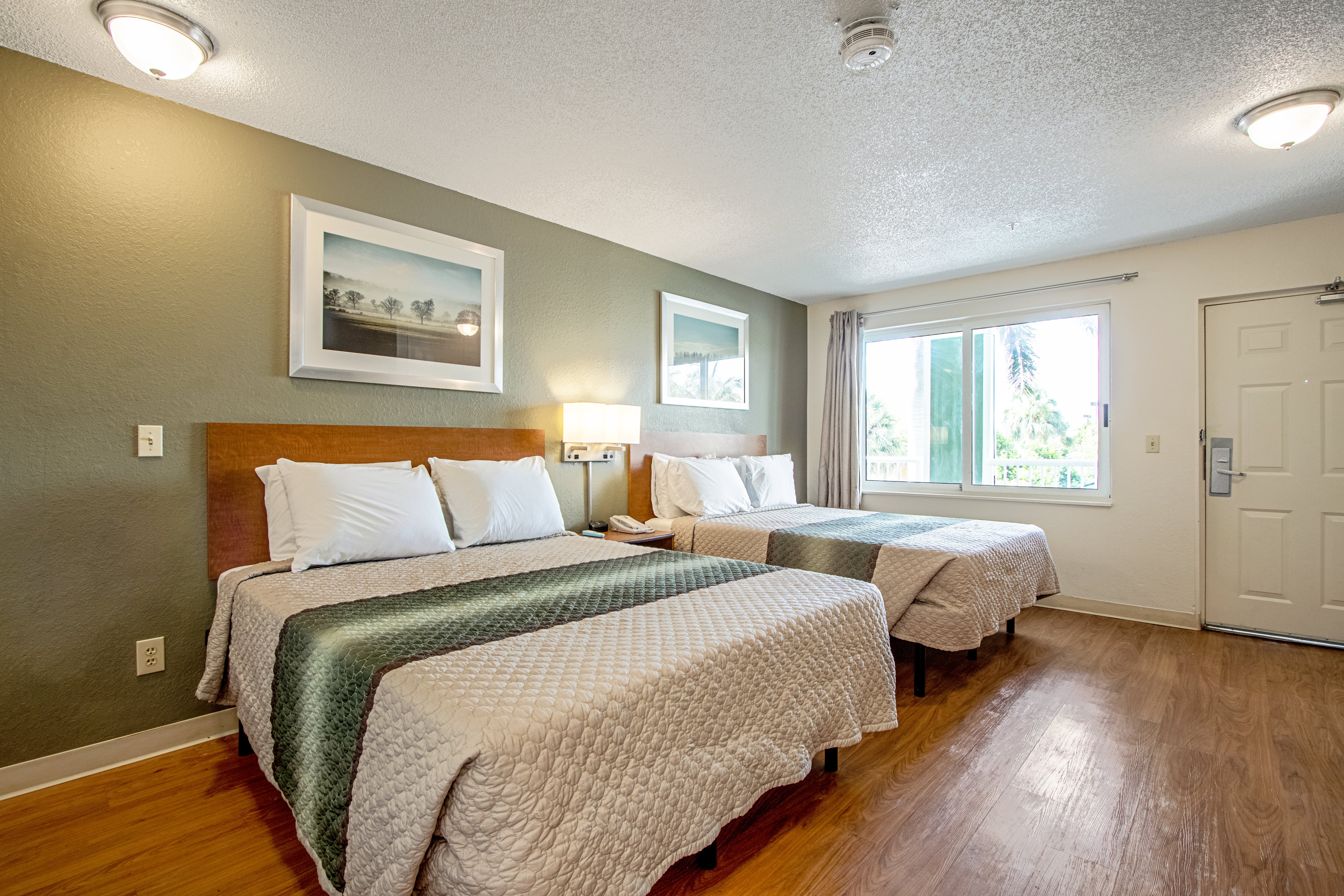 HOMETOWNE DENVER - LAKEWOOD WEST-guestroom-Double_Queen_Bedroom_1.jpg