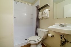  - HomeTowne Studios Lakewood