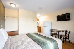  - HomeTowne Studios Lakewood