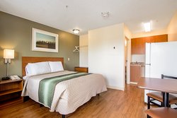  - HomeTowne Studios Lakewood