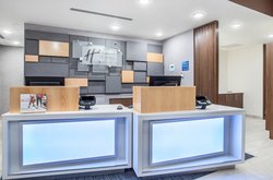  - Holiday Inn Express & Suites Versailles