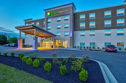  - Holiday Inn Express & Suites Versailles