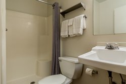  - HomeTowne Studios Lakewood