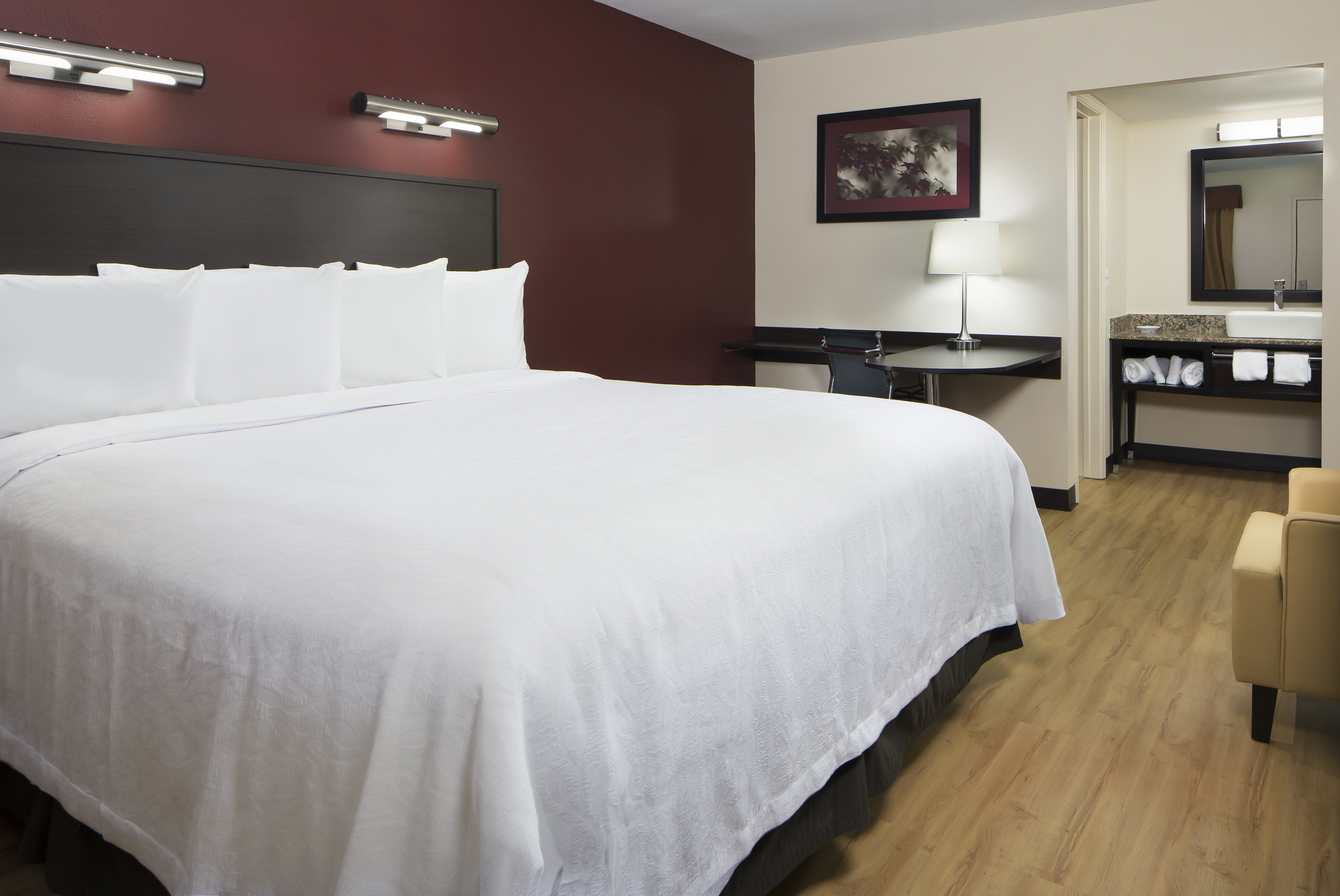 RED ROOF PLUS BIRMINGHAM EAST-guestroom-361_Superior_King_3.jpg