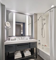  - Loews Kansas City Hotel - I-670, Exit 2R & 2S