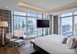  - Loews Kansas City Hotel - I-670, Exit 2R & 2S