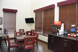  - Red Roof Plus+ Inn & Suites Chattanooga - I-24, Exit 178