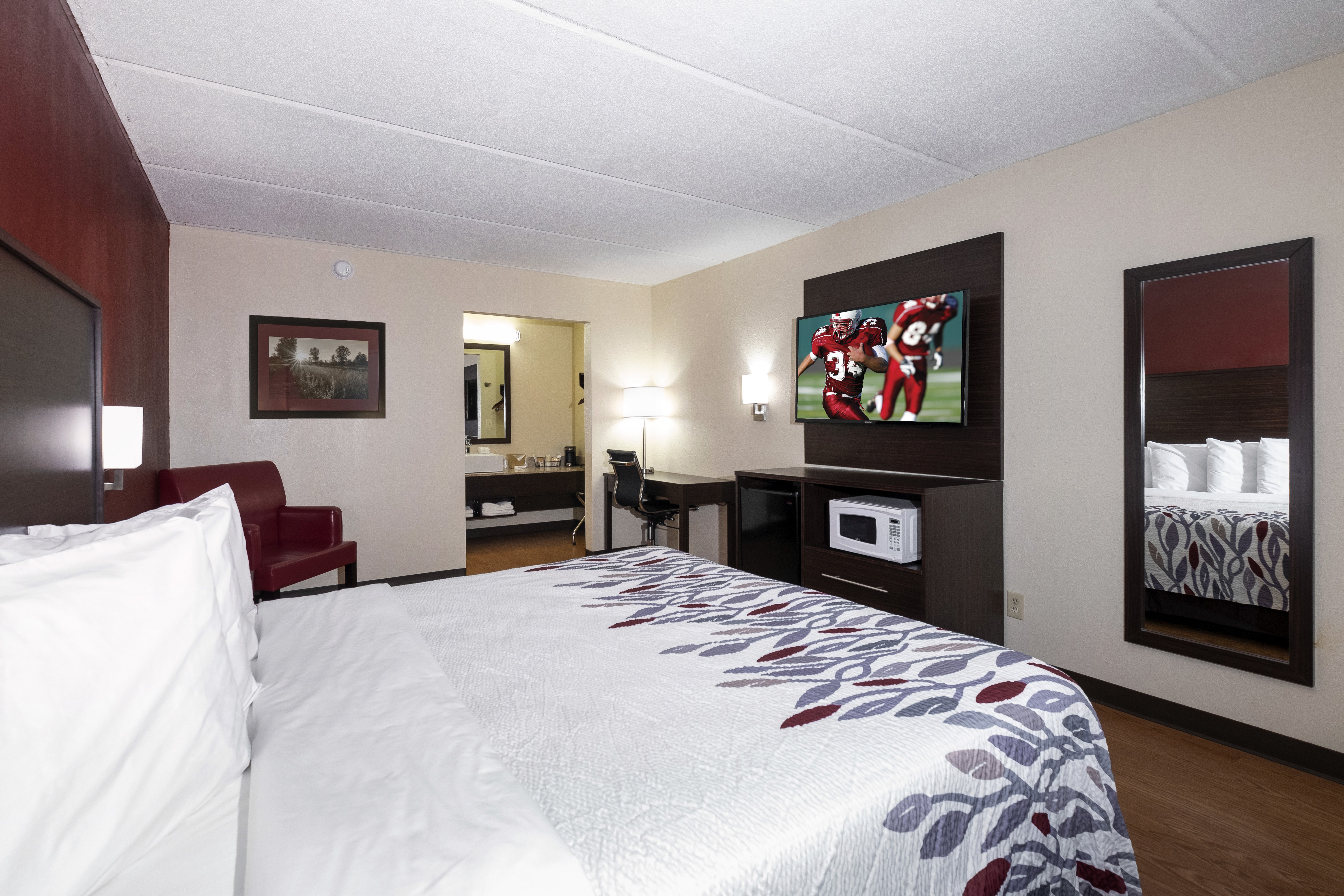RED ROOF KENLY - I-95-guestroom-King 2.jpg