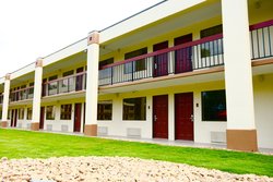  - Red Roof Inn Suites Commerce