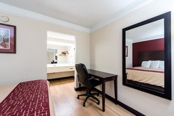  - Red Roof Inn Clinton - I-75, Exit 122