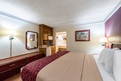 - Red Roof Inn Clinton - I-75, Exit 122