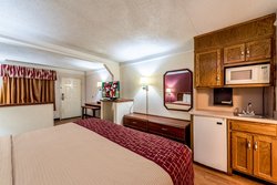  - Red Roof Inn Clinton - I-75, Exit 122