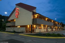  - Red Roof Inn Kanawha City - I-64 & I-77, Exit 95