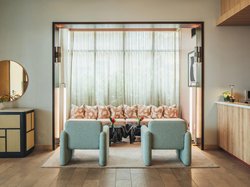  - Hotel Renew Honolulu