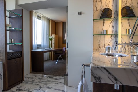 INTERCONTINENTAL GENEVA - Photo 76