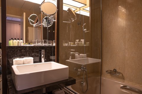 INTERCONTINENTAL GENEVA - Photo 82