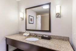 - Holiday Inn Express & Suites Albert Lea - I-35, Exit 11